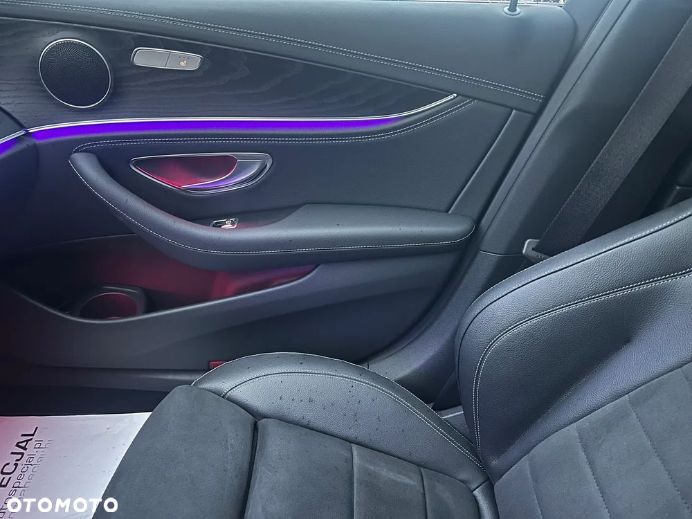 Mercedes-Benz Klasa E 200 4-Matic 9G-TRONIC - 29