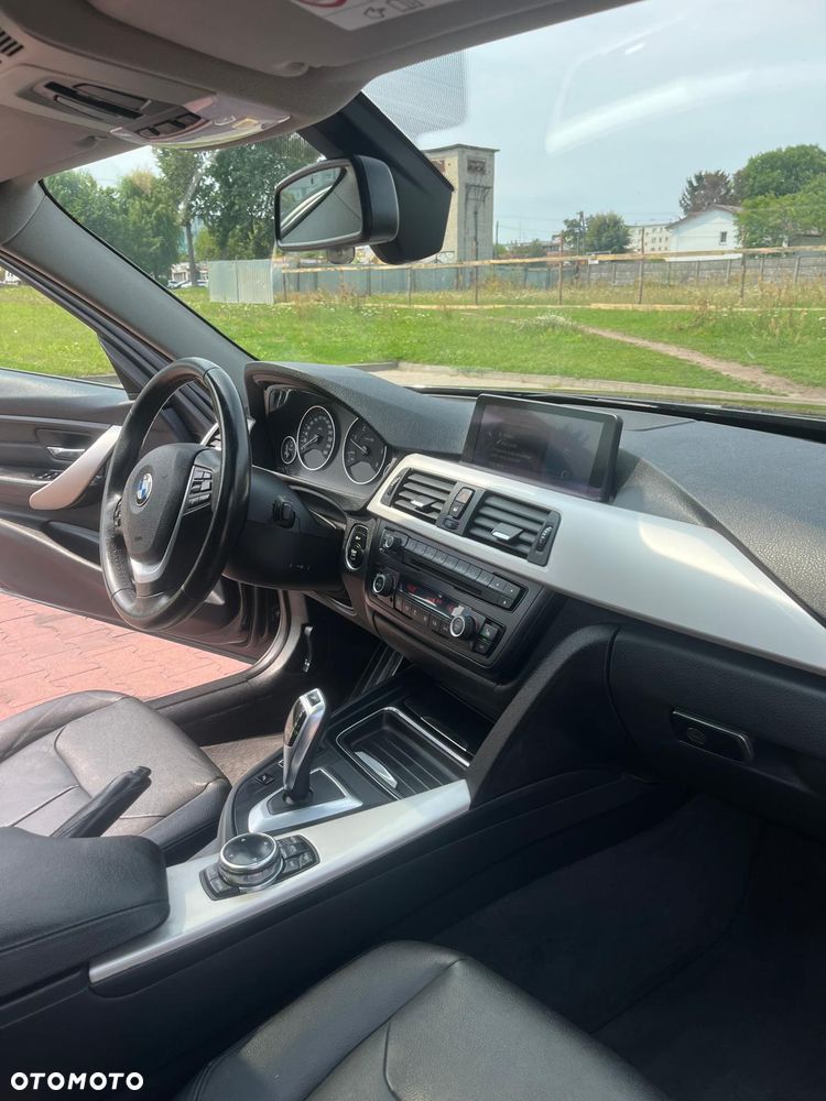 BMW Seria 3 320d xDrive Sport Line - 19