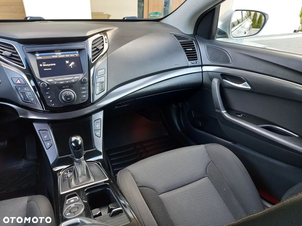 Hyundai i40 Kombi 2.0 Automatik Premium - 23