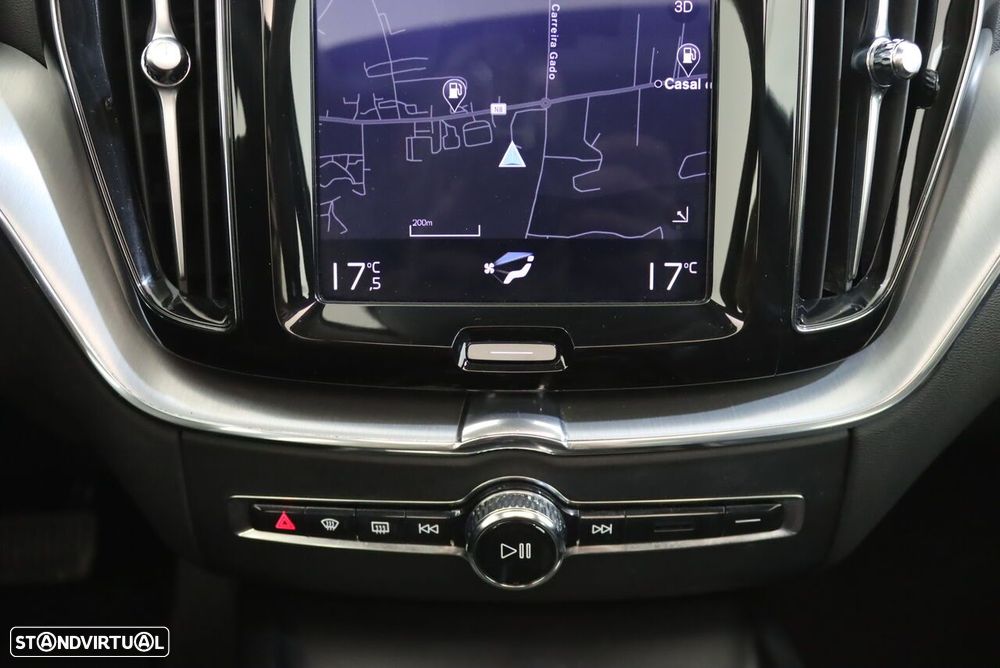 Volvo XC 60 2.0 T8 PHEV Momentum AWD - 33