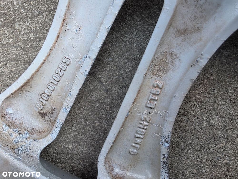 FELGA ALUMINIOWA AUDI TT 8J VW SEAT 9.0J R18 ET52 8J0601025S S12/26 - 9