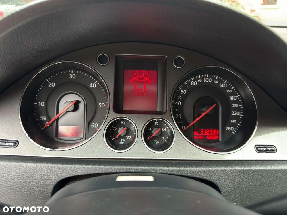 Volkswagen Passat - 8