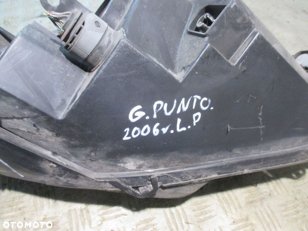 LAMPA PRAWA REFLEKTOR LEWY PRZÓD FIAT GRANDE PUNTO - 4