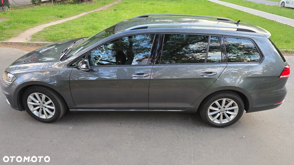Volkswagen Golf - 1