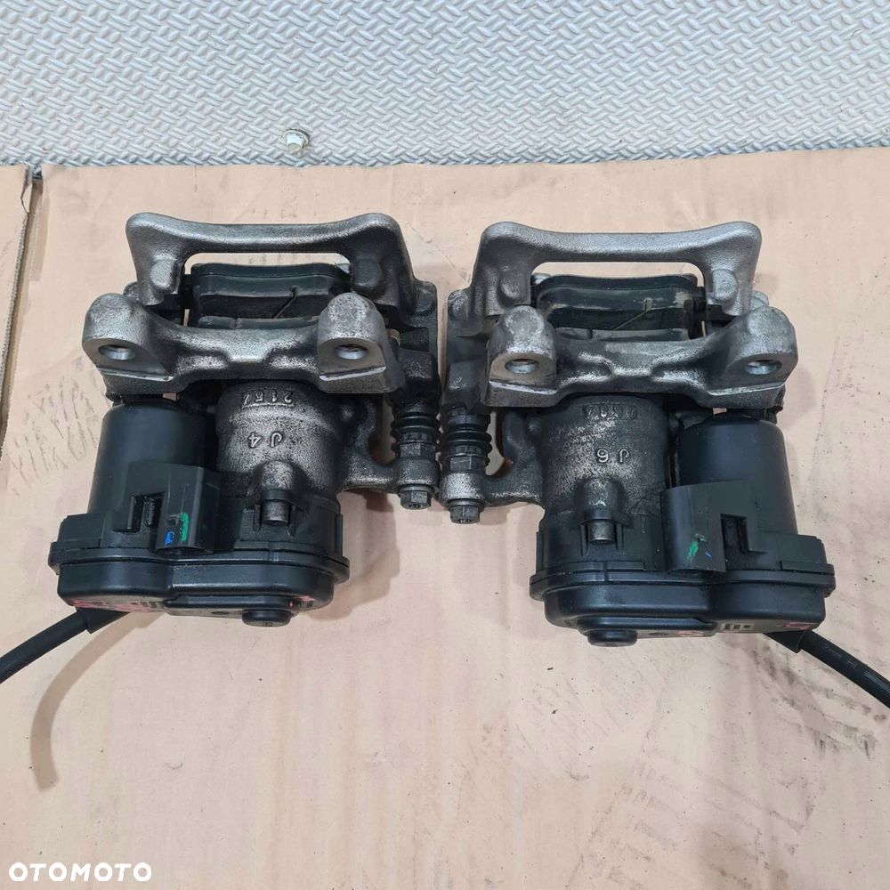 audi q3 8u0 zacisk hamulcowy tyl tylni prawy eu - 2