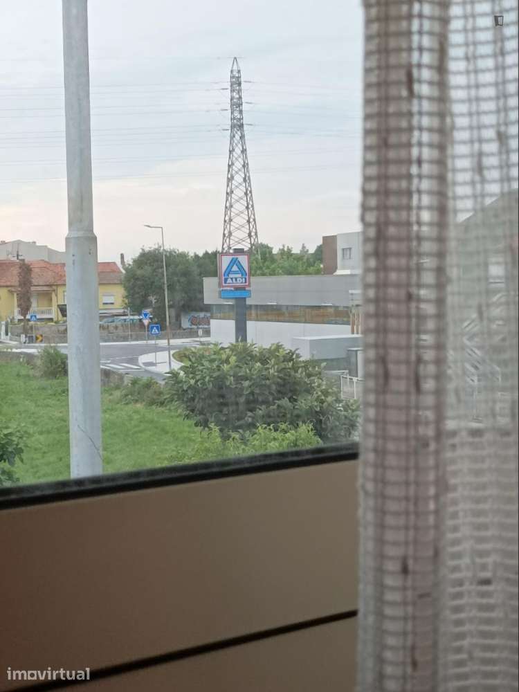 Apartamento com 1 quartos - localizado em Senhora da Hora Porto - Grande imagem: 3/10