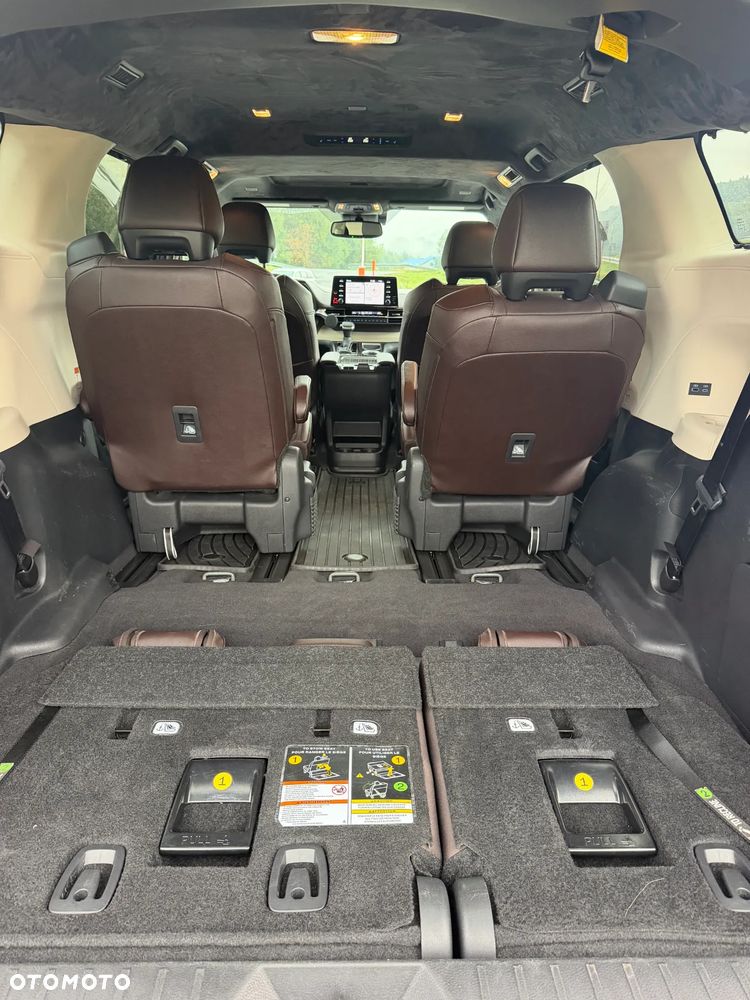 Toyota Sienna - 8
