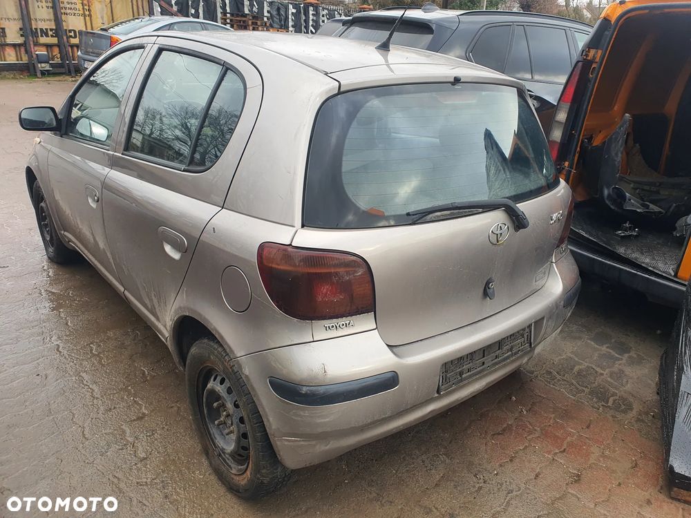 toyota yaris I lift 1d2 maska zderzak lampa grill błotnik drzwi zbiornik paliwa szyba lusterko - 3