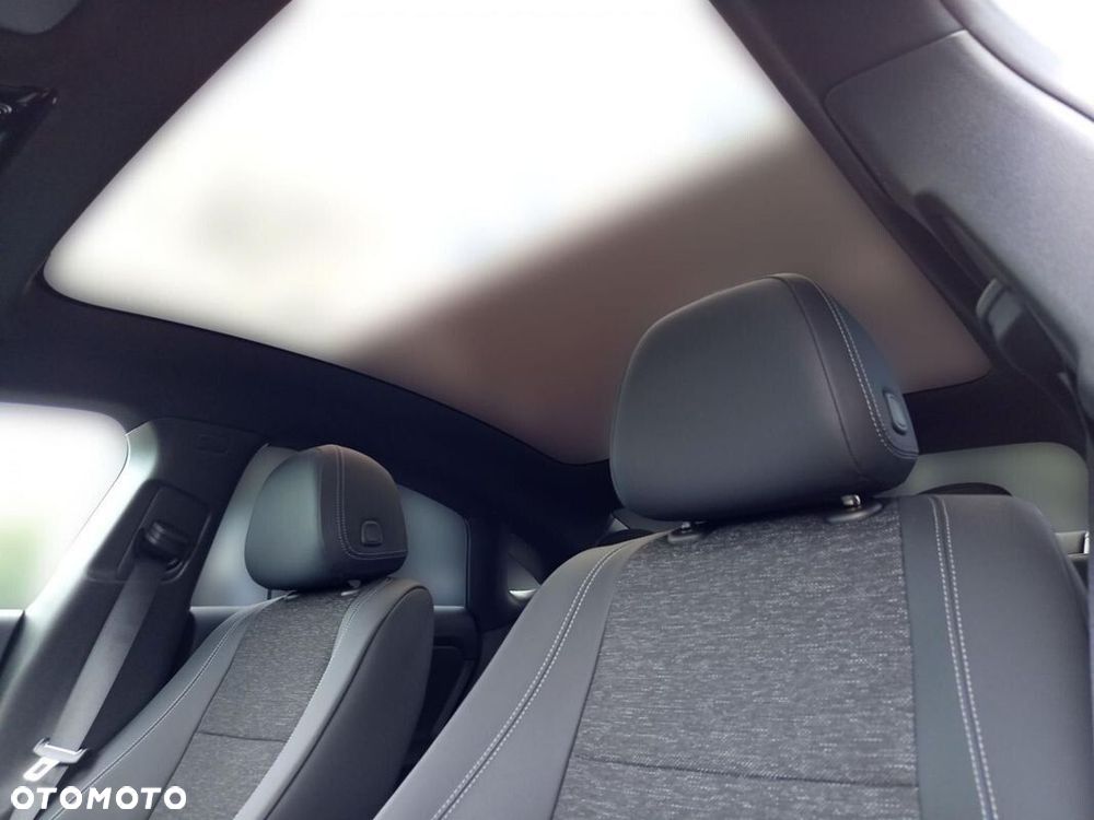 Mercedes-Benz CLA 200 mHEV 8G-DCT - 13