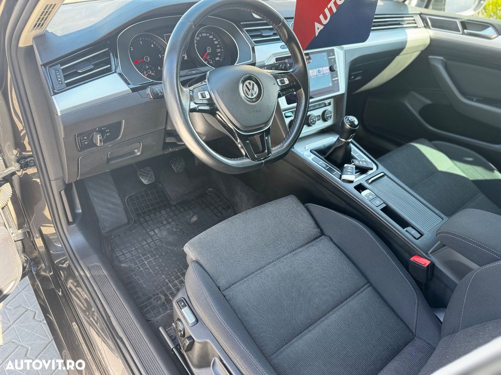 Volkswagen Passat 2.0 TDI (BlueMotion Technology) Comfortline - 13