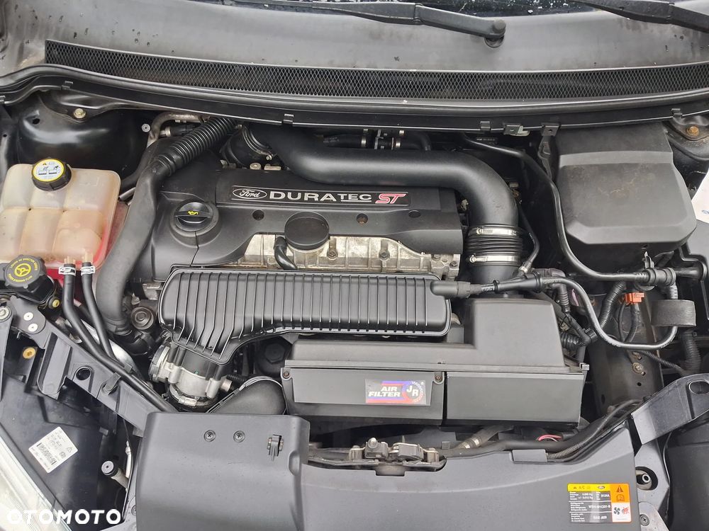 Ford Focus 2.5 ST - 16