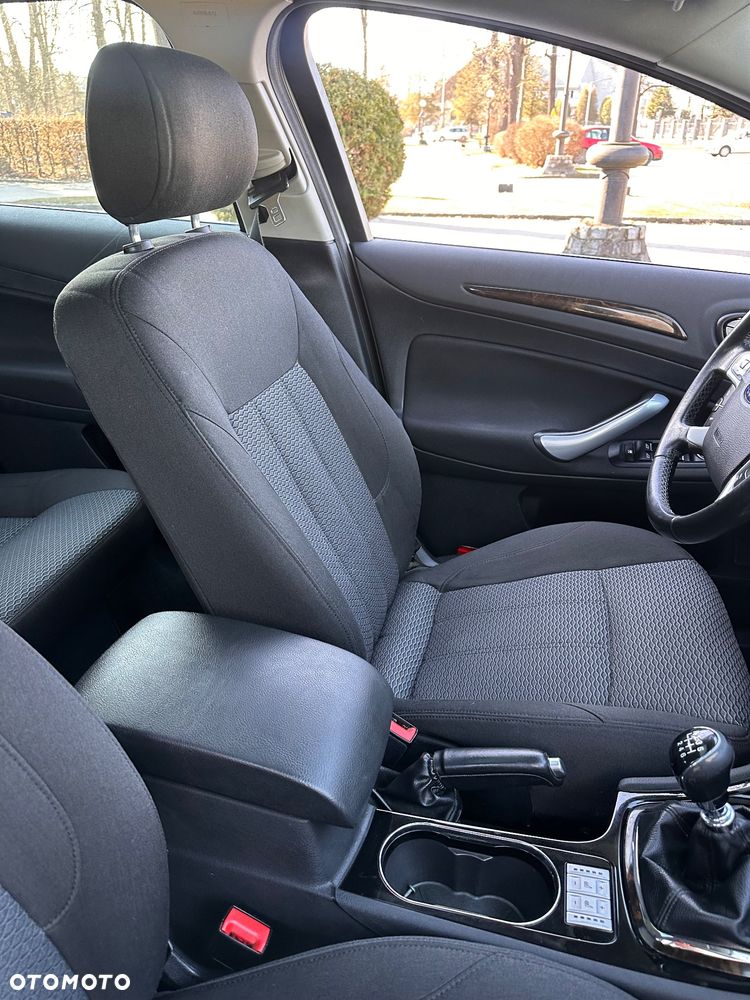 Ford Mondeo 2.0 TDCi Business Edition - 29