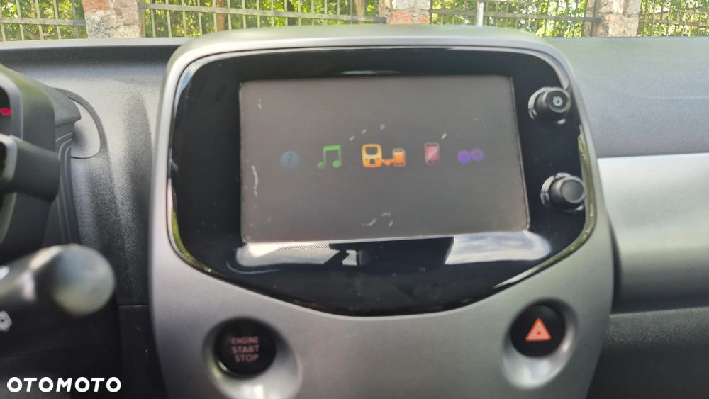Toyota Aygo x.shift x-play connect - 26