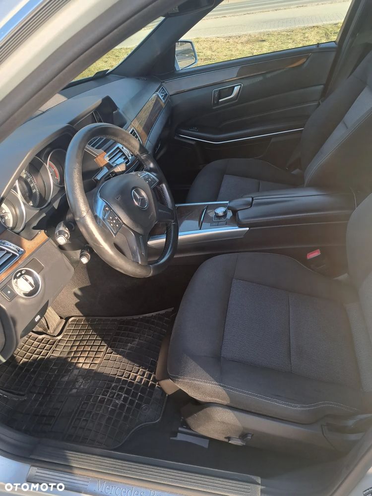 Mercedes-Benz Klasa E 200 BlueTEC 7G-TRONIC Elegance - 16