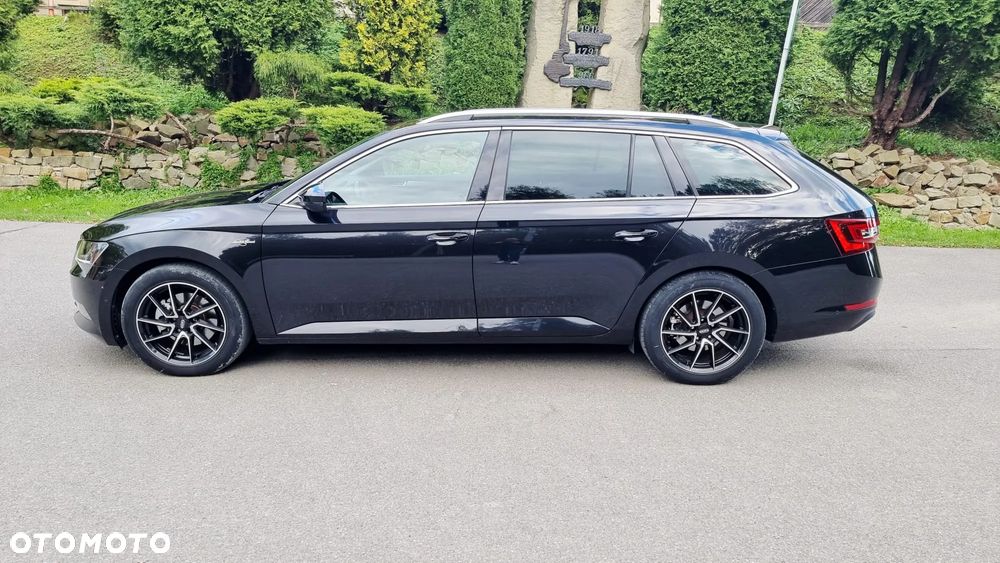 Skoda Superb Combi 2.0 TDI DSG Premium Edition - 25