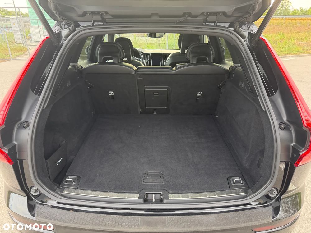 Volvo XC 60 T6 AWD Drive-E R-Design Momentum - 22