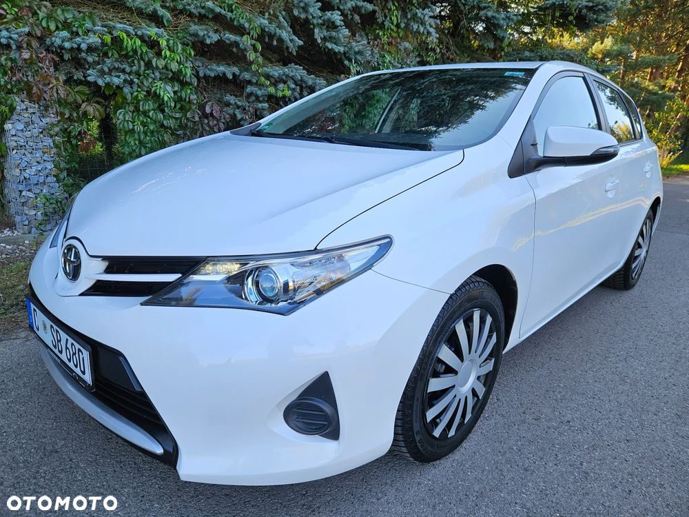 Toyota Auris 1.33 Dual-VVT-i Edition - 2