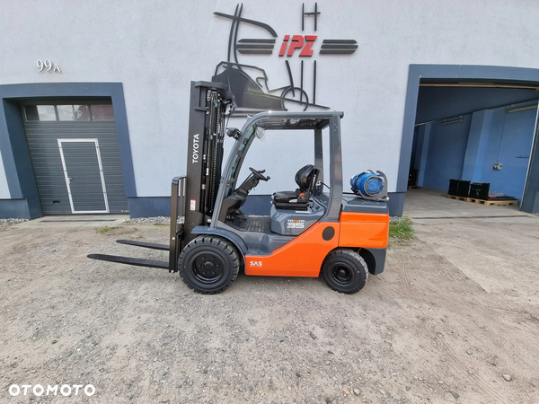 Toyota TOYOTA 3500 kg- wynajem