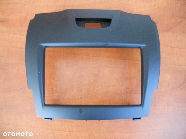 RAMKA 2DIN do radia oryginalna ISUZU D-max