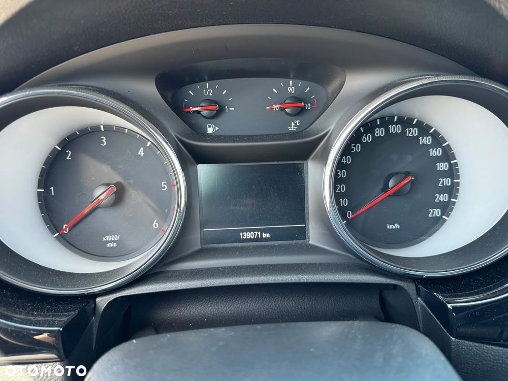 Opel Astra 1.6 CDTI Essentia - 6