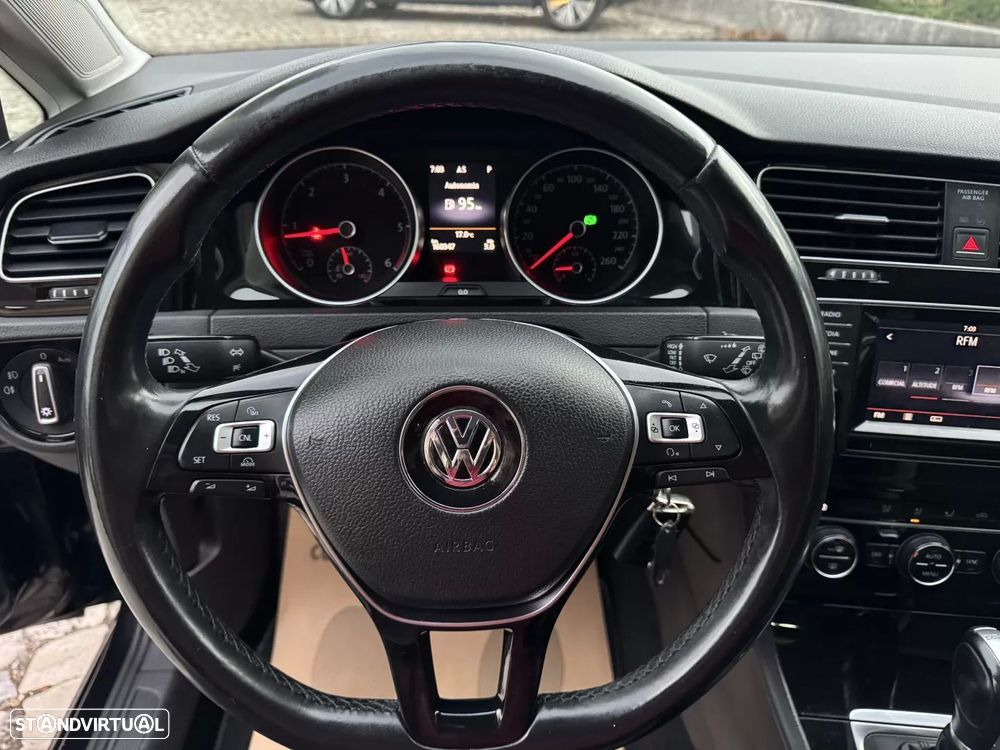 VW Golf Variant 1.6 TDi Highline DSG - 28