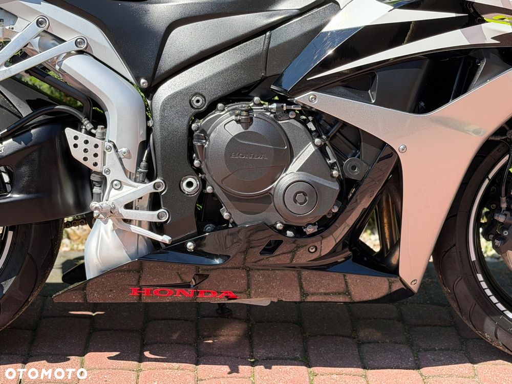Honda CBR - 13