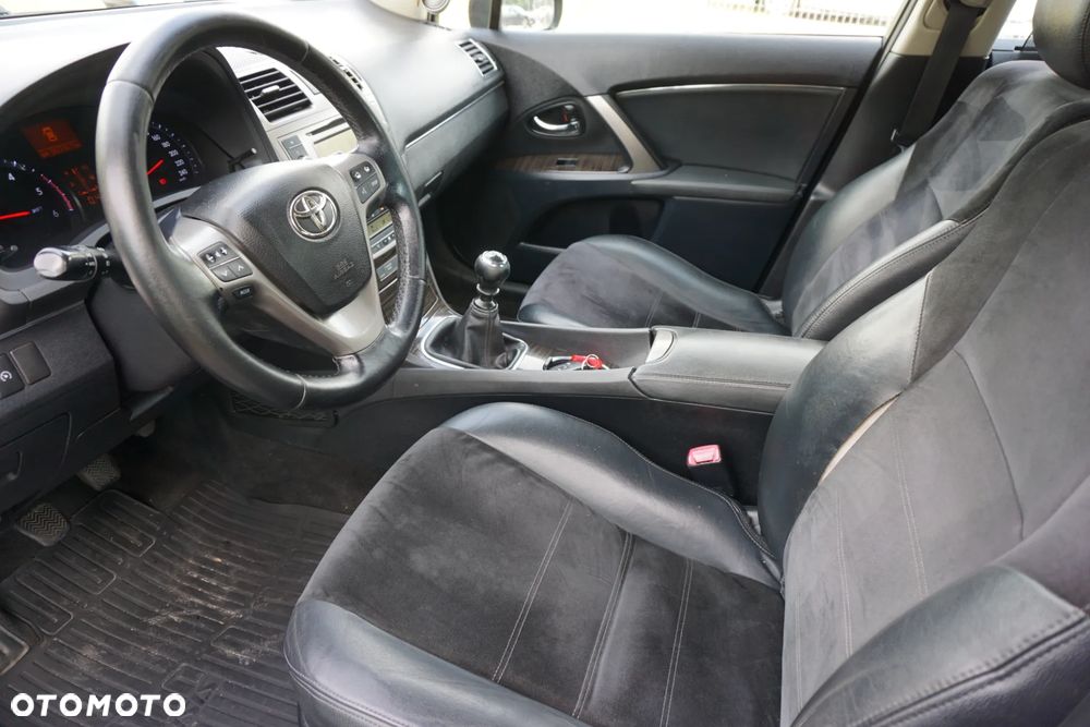 Toyota Avensis 2.0 D-4D Premium - 9