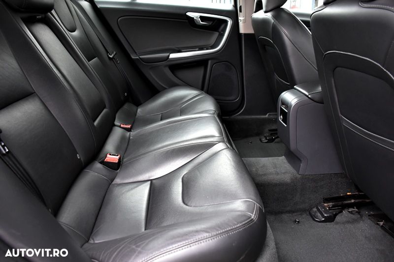 Volvo S60 T5 AWD Momentum - 19