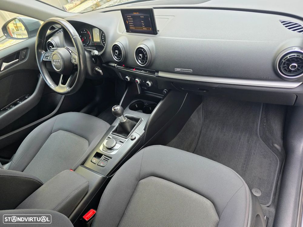 Audi A3 Sportback 1.6 TDI Design - 41