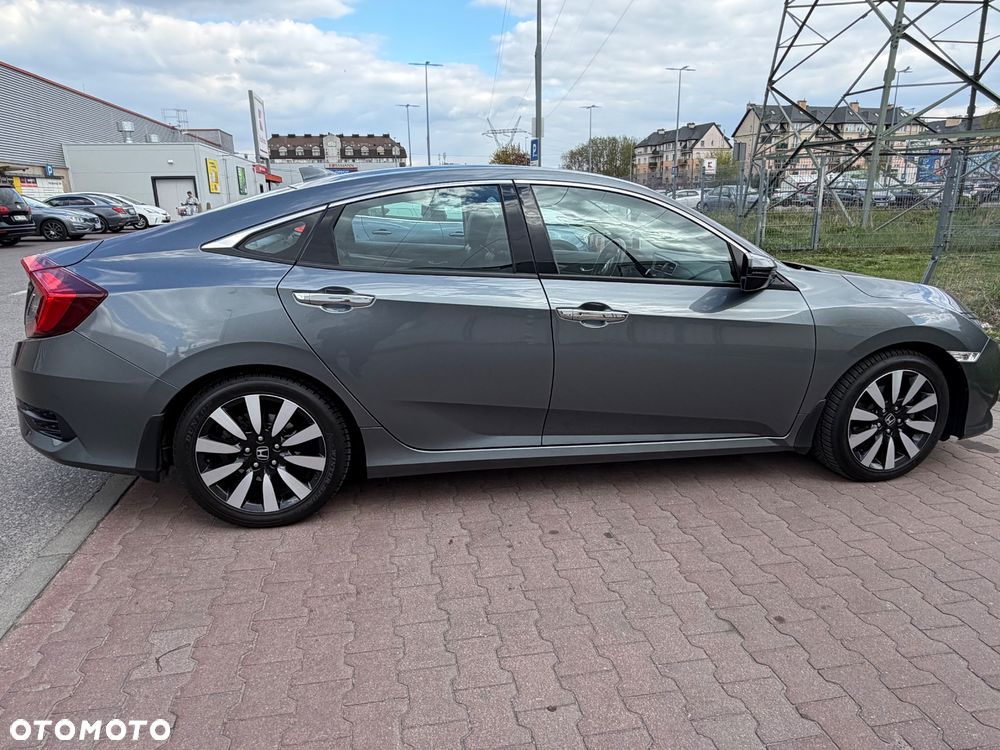 Honda Civic 1.5 T Executive - 3