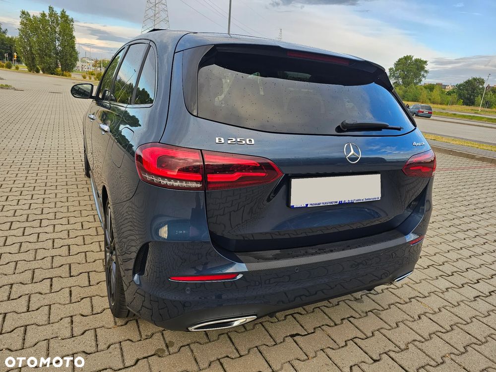 Mercedes-Benz Klasa B 250 4Matic 7G-DCT AMG Line - 9