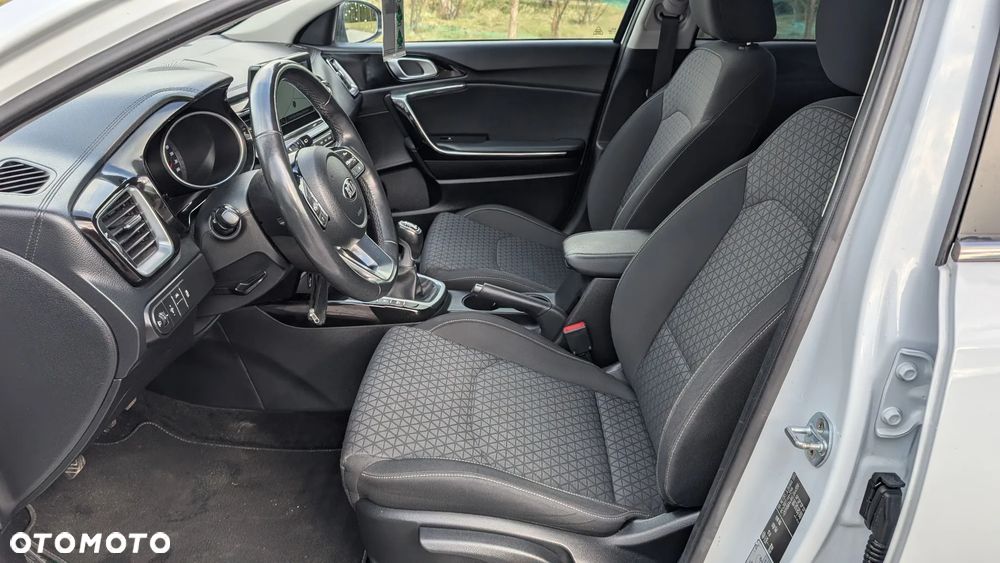 Kia Ceed 1.4 T-GDI OPF Platinum Edition - 12