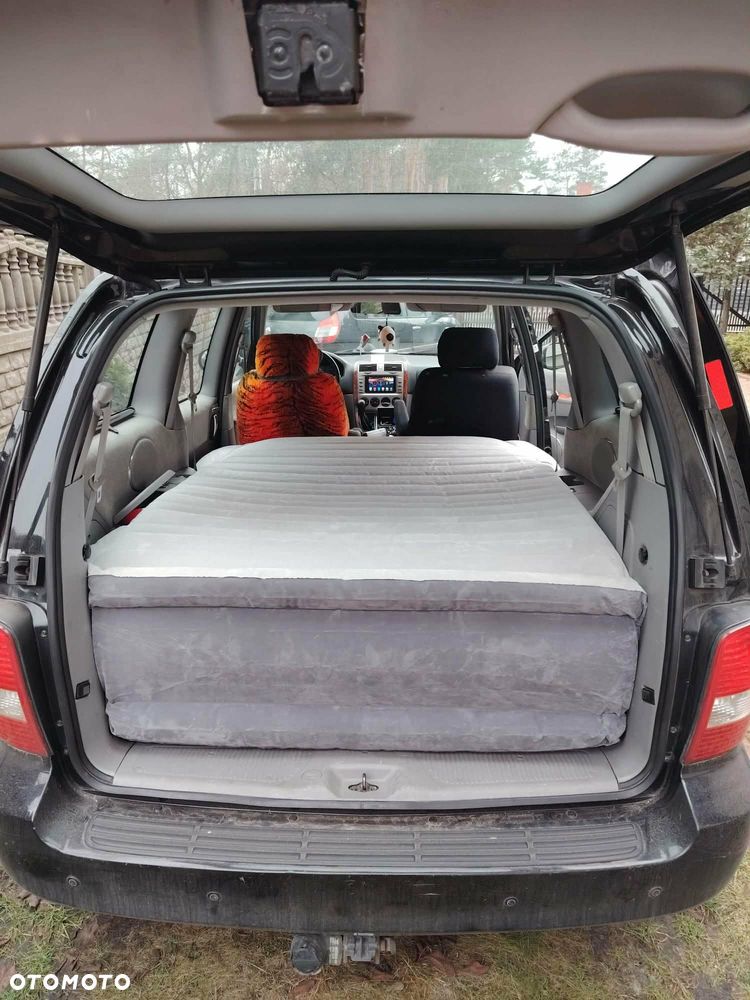 Kia Carnival - 26