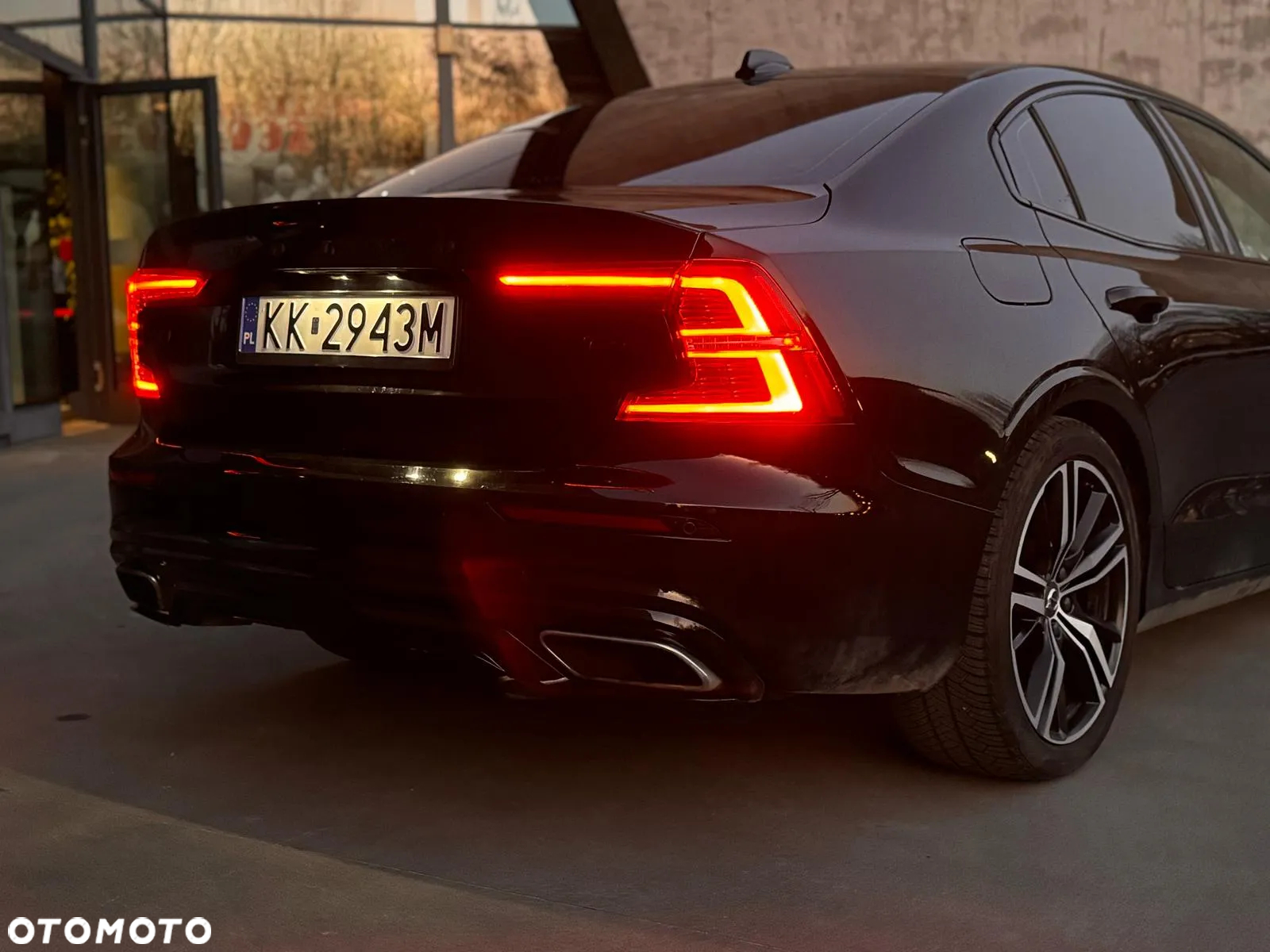 Volvo S60 T6 AWD R-Design - 8