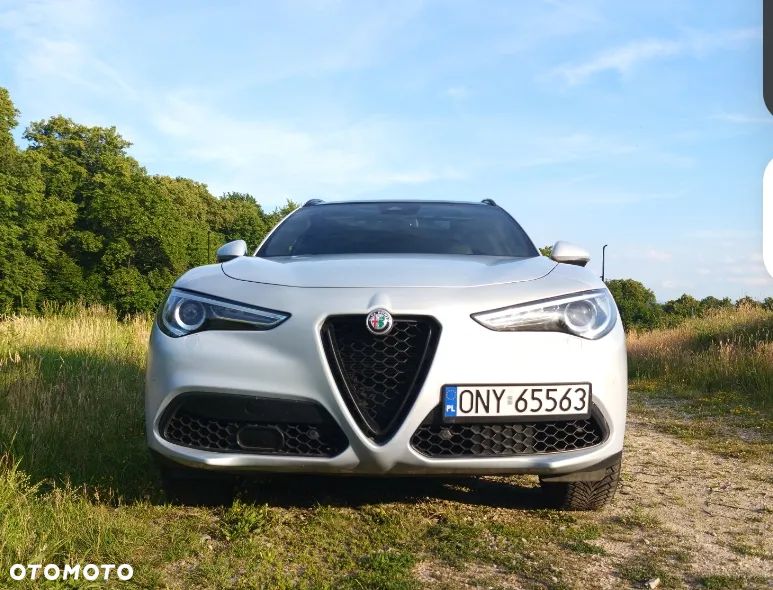 Alfa Romeo Stelvio - 1