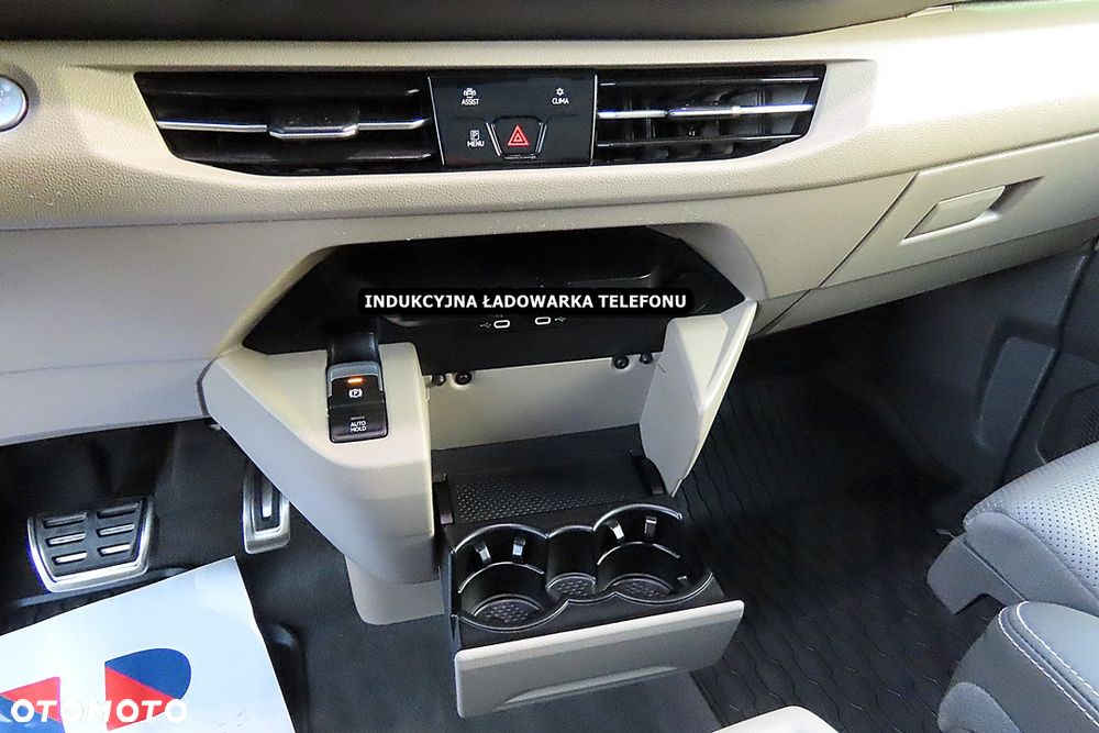 Volkswagen Multivan - 30