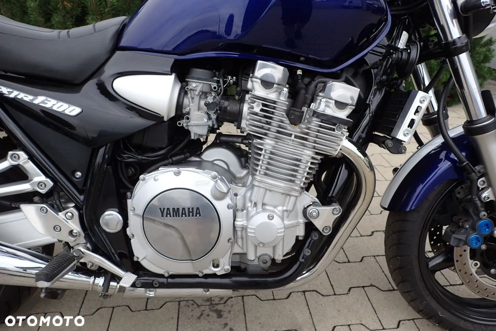 Yamaha XJR - 12
