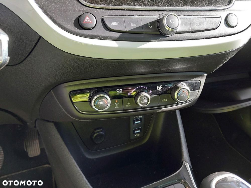 Opel Crossland X 1.2 T Design Line S&S - 13