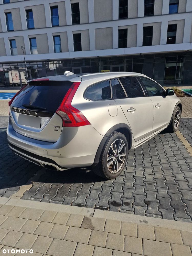 Volvo V60 Cross Country T5 Geartronic Momentum - 3