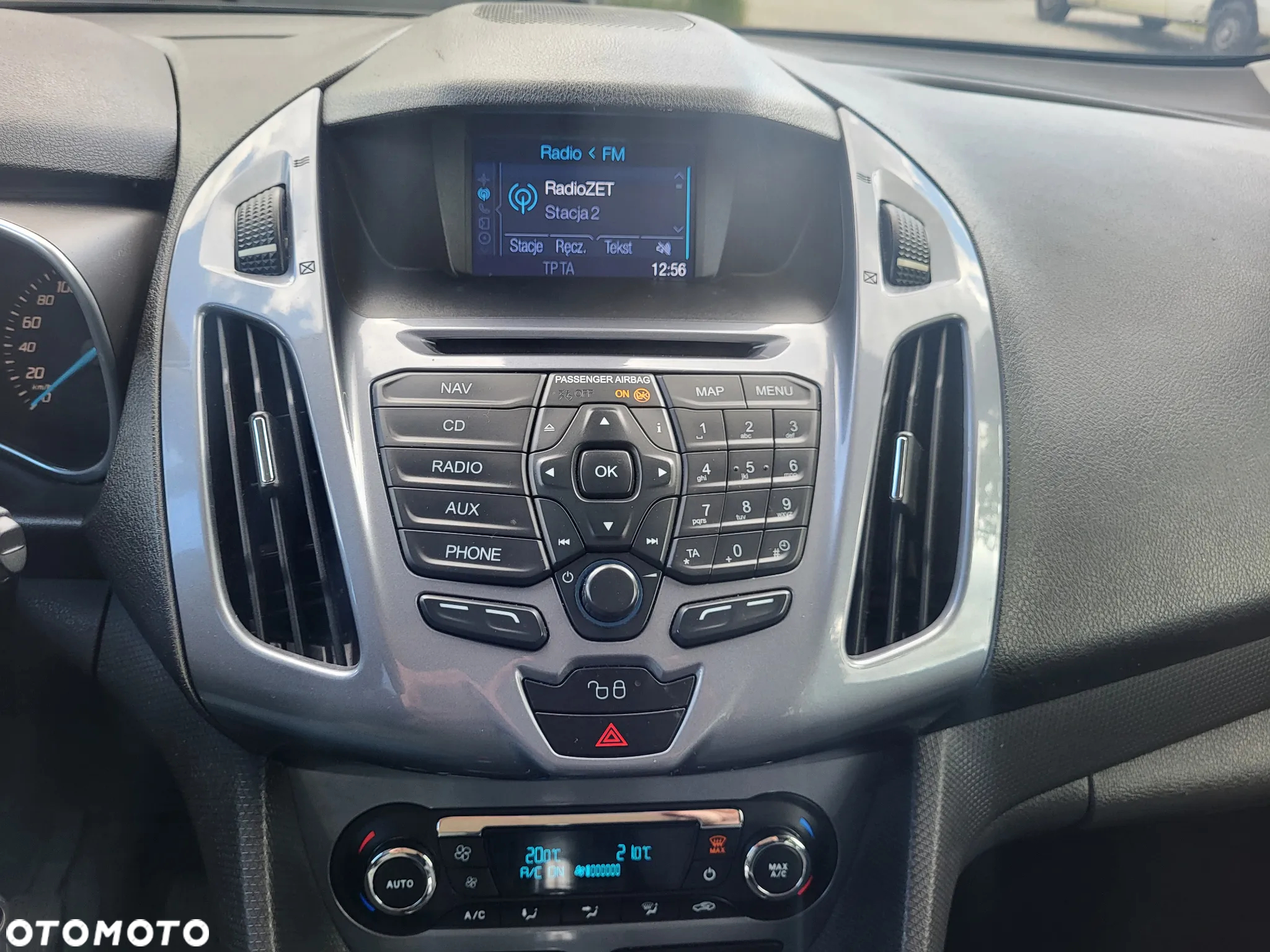 Ford Tourneo Connect 1.6 TDCi Titanium - 16