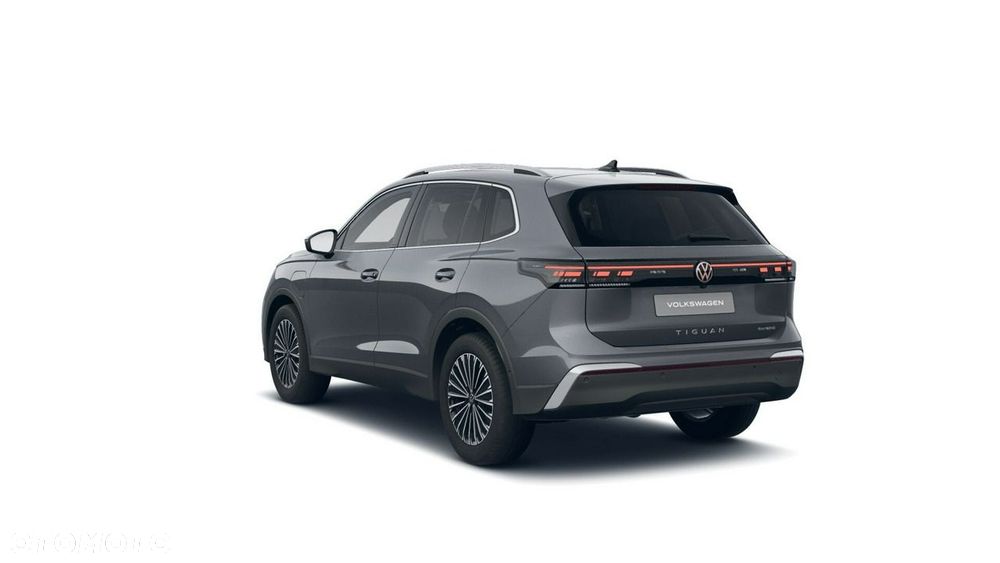 Volkswagen Tiguan - 4