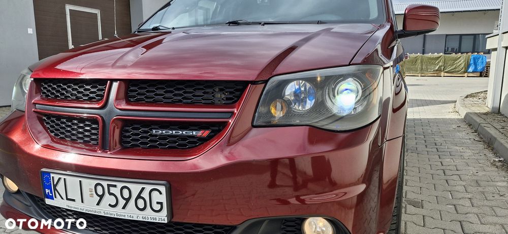 Dodge Caravan - 3