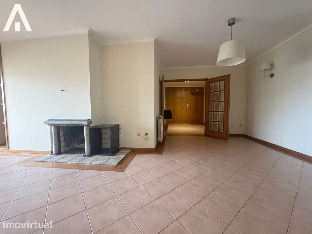 Apartamento T3 com garagem junto ao centro - Grande imagem: 2/10