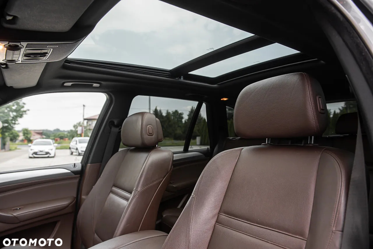 BMW X5 4.8i xDrive - 18