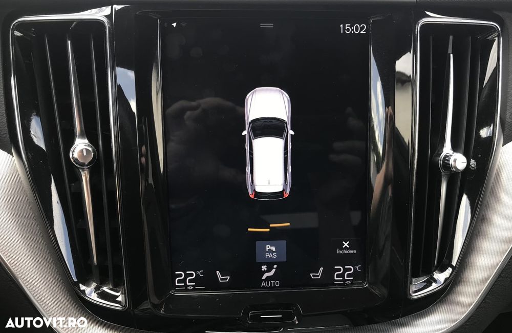 Volvo XC 60 D4 R-Design - 28