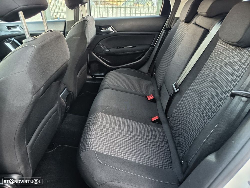 Peugeot 308 SW 1.2 PureTech Style - 14