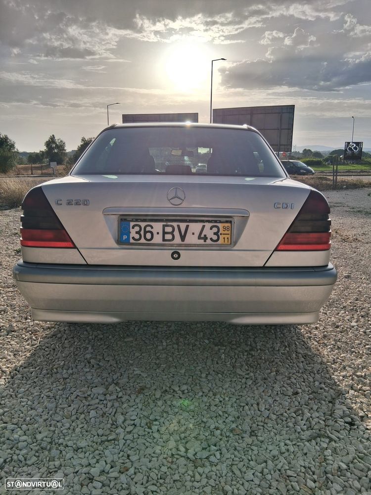 Mercedes-Benz 220 - 4