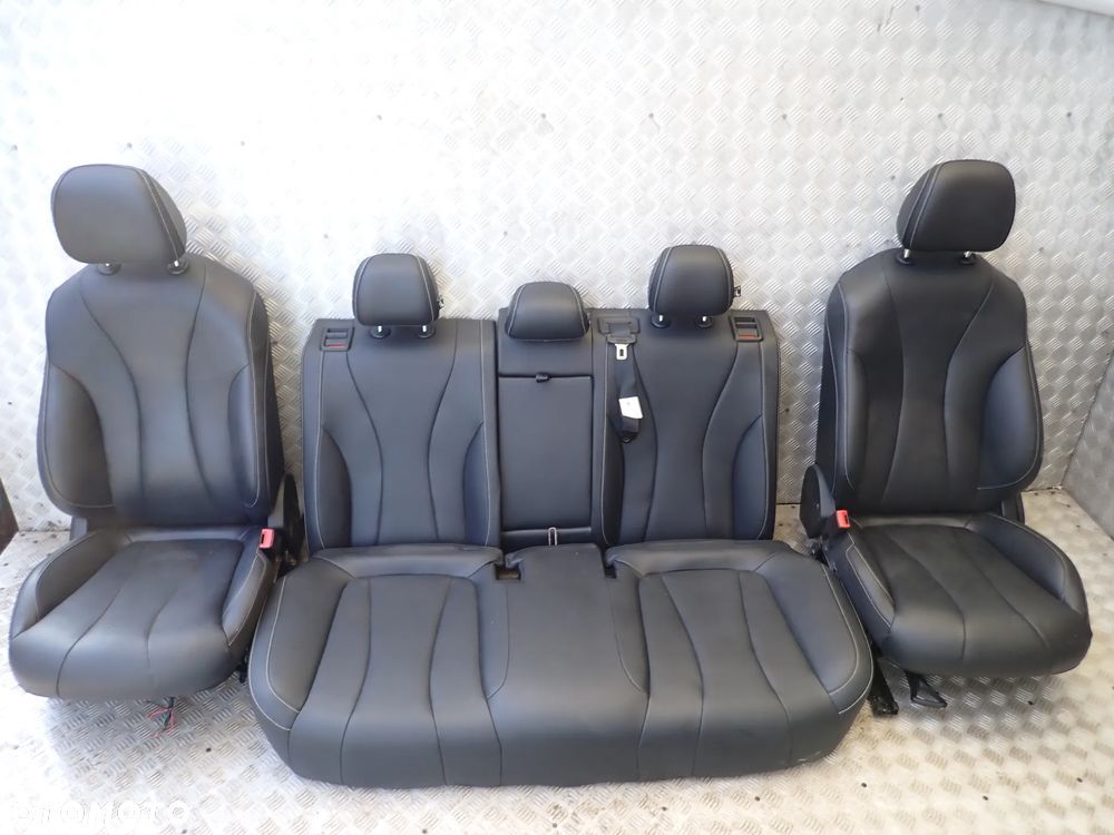 MG MG5  FOTEL PRZEDNI PRAWY / LEWY ORAZ KANAPA TYLNIA SKÓRA KOMPLET - 1