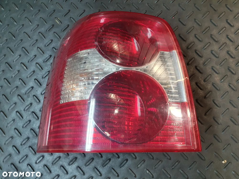 LEWA LAMPA TYLNA LEWY TYŁ VW VOLKSWAGEN PASSAT B5 2000-2004 KOMBI LIFT + WKŁAD + WTYCZKA INSTALACJA - 1