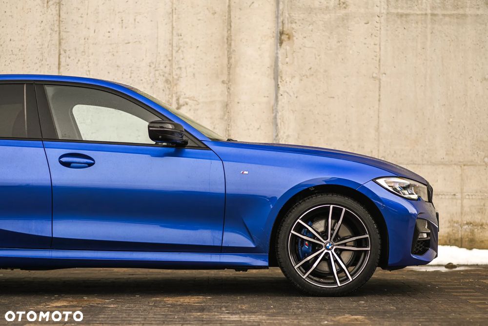BMW Seria 3 330e M Sport - 22